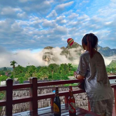 Hana Riverside Hotel Vang Vieng Esterno foto