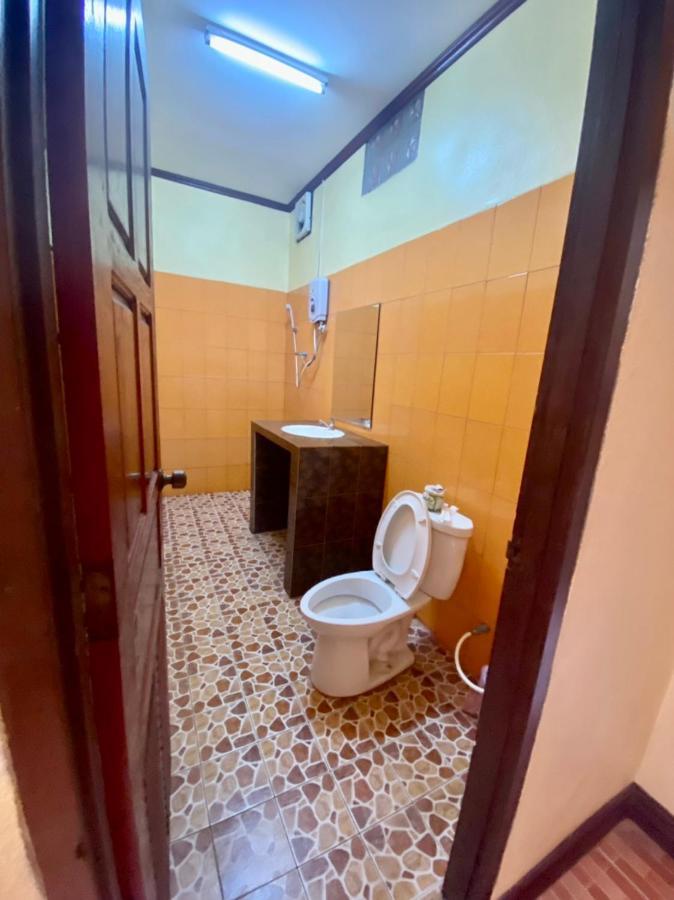 Hana Riverside Hotel Vang Vieng Esterno foto