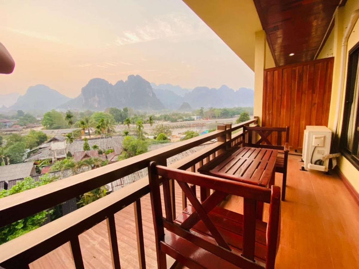 Hana Riverside Hotel Vang Vieng Esterno foto