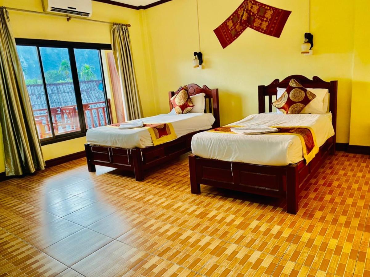 Hana Riverside Hotel Vang Vieng Esterno foto